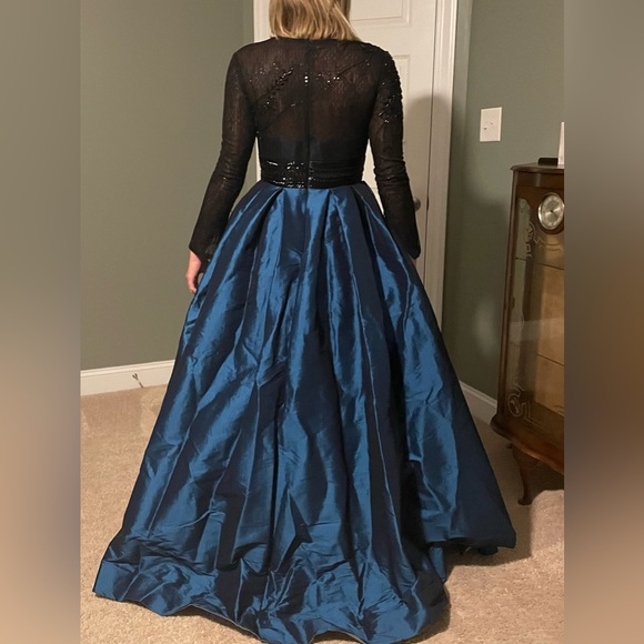 Mac Duggal formal gown - Picture 3 of 4